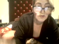 Bonjour je suis une belle femme de 50 ans au style atypique