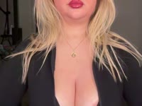 Ik ben hier om te geven wat je nodig hebt - met een lichaam dat smeekt om aangeraakt worden en een verbeelding die geen grenzen kent. Kom spelen en ontdek hoe ver we kunnen gaan...