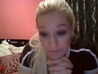 HI SWEETYSk ben Sunny 33 En van Ijslandse afkomst .Ik hou van avontuur  , afwisseling en  spannende dingen proberen.ik ben open-minded en niks is mij te gek ! en love gekke fantasieën en minder allerdaagse gedachten want gek is anders en anders is leuk ! schaam je niet !Verder sterrenbeeld : tweelingen heb een  danspaal in de huiskamer dus geef ik wel eens een showtje :_)NICE TO SEE YOU HERE !