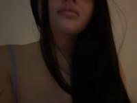 Je suis là pour vous satisfaire. J’ai de beaux sein bien ronds. Vien en pv pour me demande ce que veux je suis là pour te rendre chaud bébé.