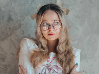 fingering webcam girl BellaMorley
