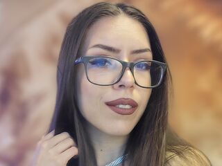 nude webcamgirl pic EmaLowee