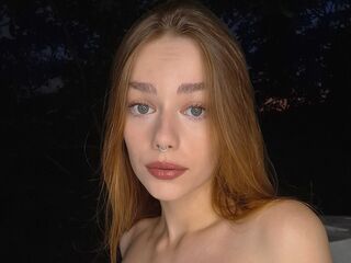 jasmin nude chatroom EmilliaFox