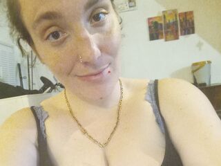 camgirl showing tits FionaAnoif