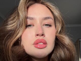 topless girl MarielleDefalco