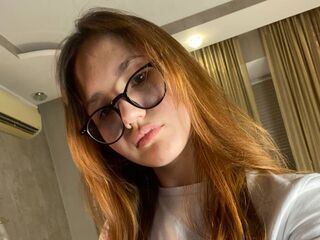 masturbating camgirl SilvanaTopps