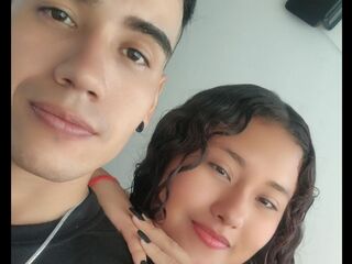 camcouple masturbating with dildo JessyAndKyam