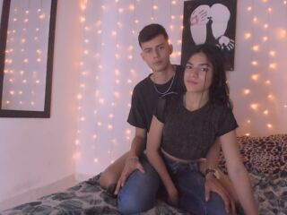 sexy webcam couple SarahandMarck