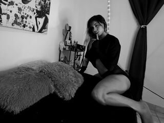 squirting girl webcam picture AntonellaBrow