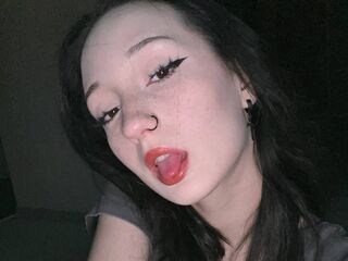beautiful webcamgirl AccaBelow
