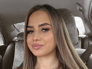 beautiful webcamgirl AliceCire