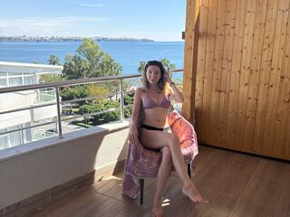 nude camgirl pic AlyVee