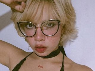 naked cam girl gallery AmelieMari