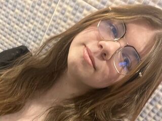 adult live cam AminaBlooms