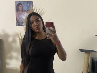 naked webcamgirl picture AyannaGill