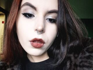 cam girl masturbating with vibrator BattyHaris