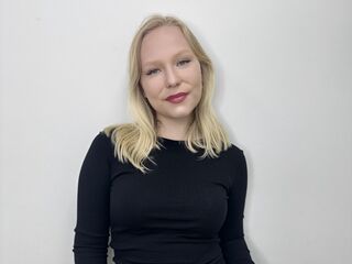 nude camgirl photo BeatrixBrowning