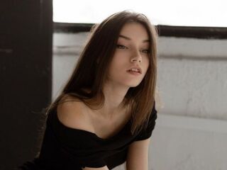 beautiful webcam girl BettyannHeld