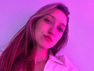 cam girl fingering pussy BrandieBeninati