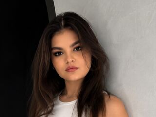 camgirl playing with vibrator BridgetteBloome