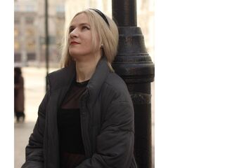 live strip tease show CarinGoodwin