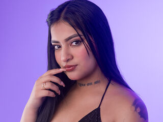 camwhore masturbating with dildo CarlaMilano