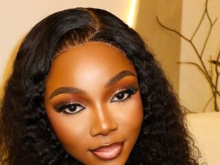 camgirl playing with sextoy CharityCee