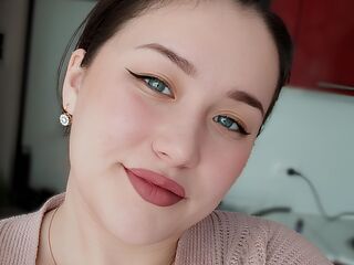 webcam babe CharyBingg