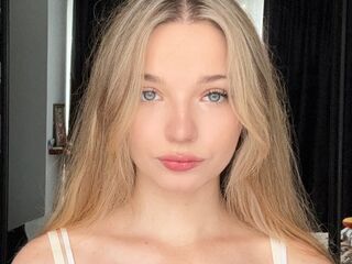nude webcam girl CleliaGoel
