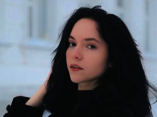 beautiful girlcam CrystalLake