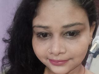 fingering CurvySoniya