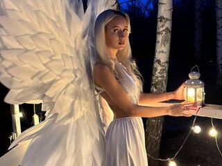 webcamgirl live sex CutesLucy
