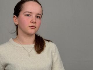 camwhore fingering shaved pussy DaysiDust