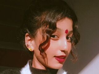 topless girl DiaQuin