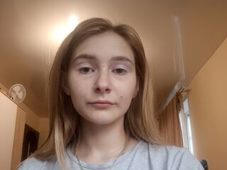 cam girl playing with vibrator DianeWallaces