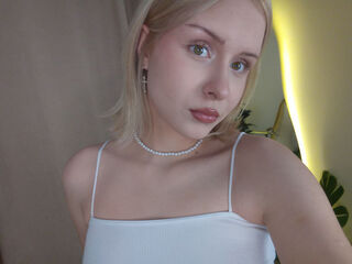 webcam babe chat room DorisMaurs