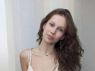 camgirl showing tits EdlinHathorne
