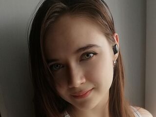 hot cam girl masturbating with vibrator EmilieMollo