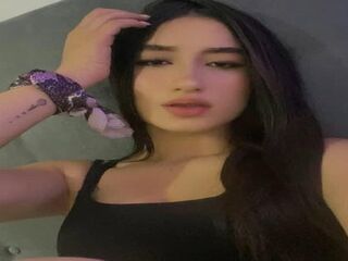 live webcam performer EvelynFontain