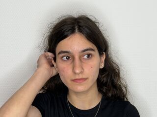 webcamgirl chatroom FondaYarbro
