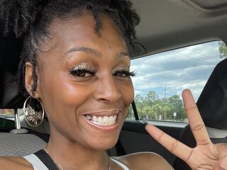 shaved pussy web cam Foxykitten