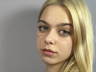 naked cam girl photo GerryThoburn