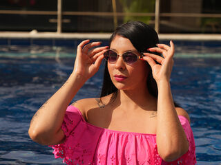 girl showing tits GinnaSantana