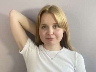 naked girl with webcam fingering pussy HolliSom