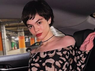 camslut masturbating JessiStones