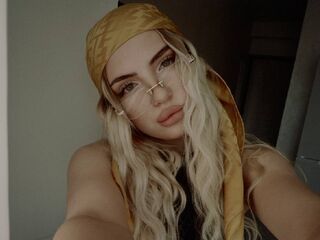 cam girl fingering pussy JessieFord