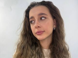 camwhore masturbating with dildo KamiZinni