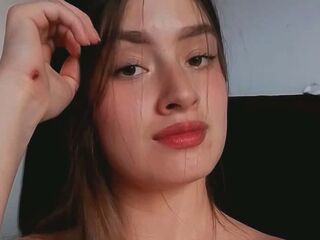 topless webcamgirl KendalCortes