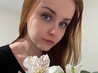 cam girl masturbating with dildo KendalOrsen