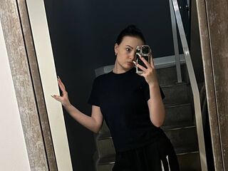 fingering girl cam KiraBentley
